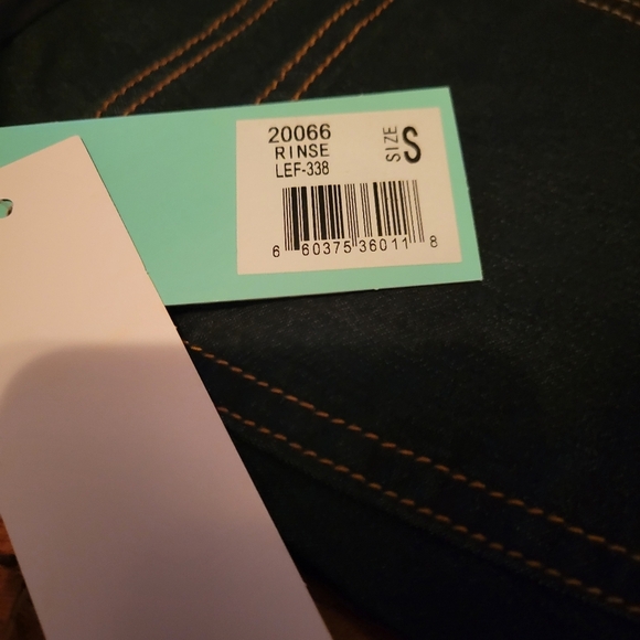 NWT Maternity Jeans with Full Panel Belly Band - Picture 8 of 10